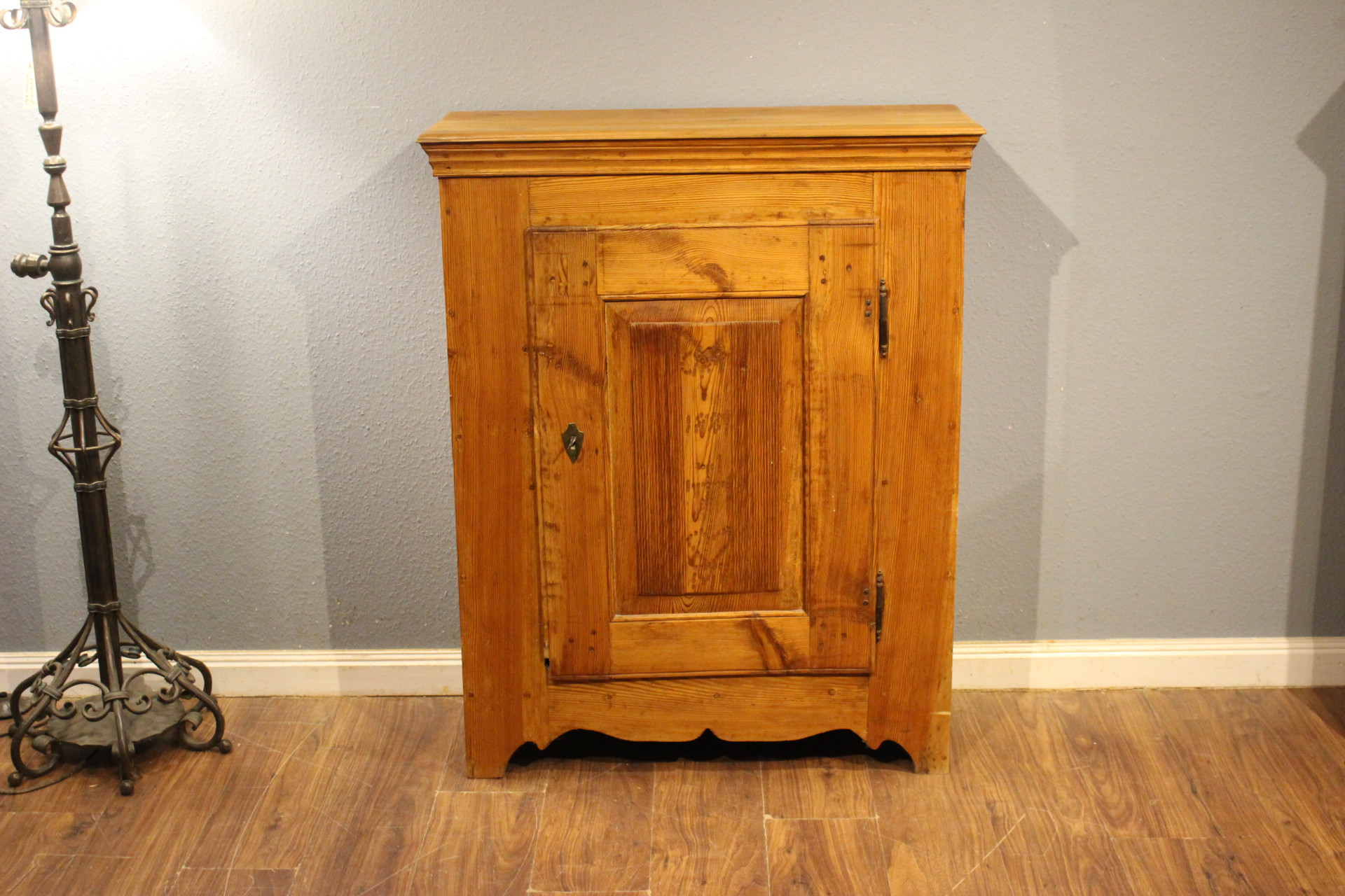 Vorratschrank, eintüriger Biedermeierschrank (Art.-Nr. 05140)