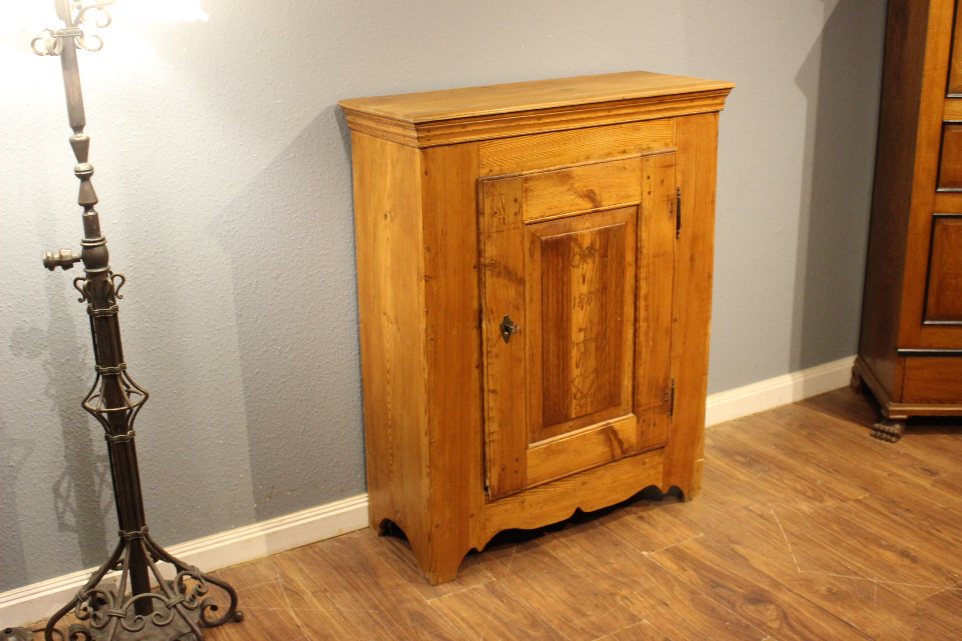 Vorratschrank, eintüriger Biedermeierschrank (Art.-Nr.: 05140)