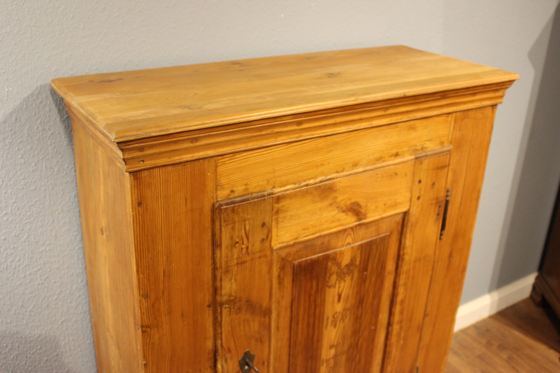 Vorratschrank, eintüriger Biedermeierschrank (Art.-Nr. 05140)