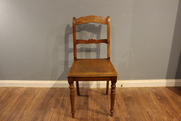 Zwei Stühle  Buche gebeizt (Art.-Nr. 05167)