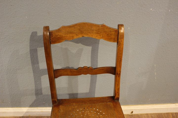 Zwei Stühle  Buche gebeizt (Art.-Nr. 05167)