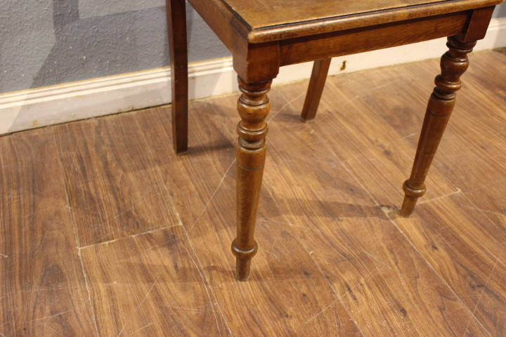 Zwei Stühle  Buche gebeizt (Art.-Nr. 05167)